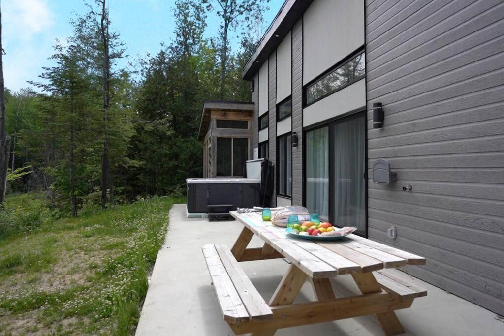 Chalet L'Herisson Chertsey Exterior photo